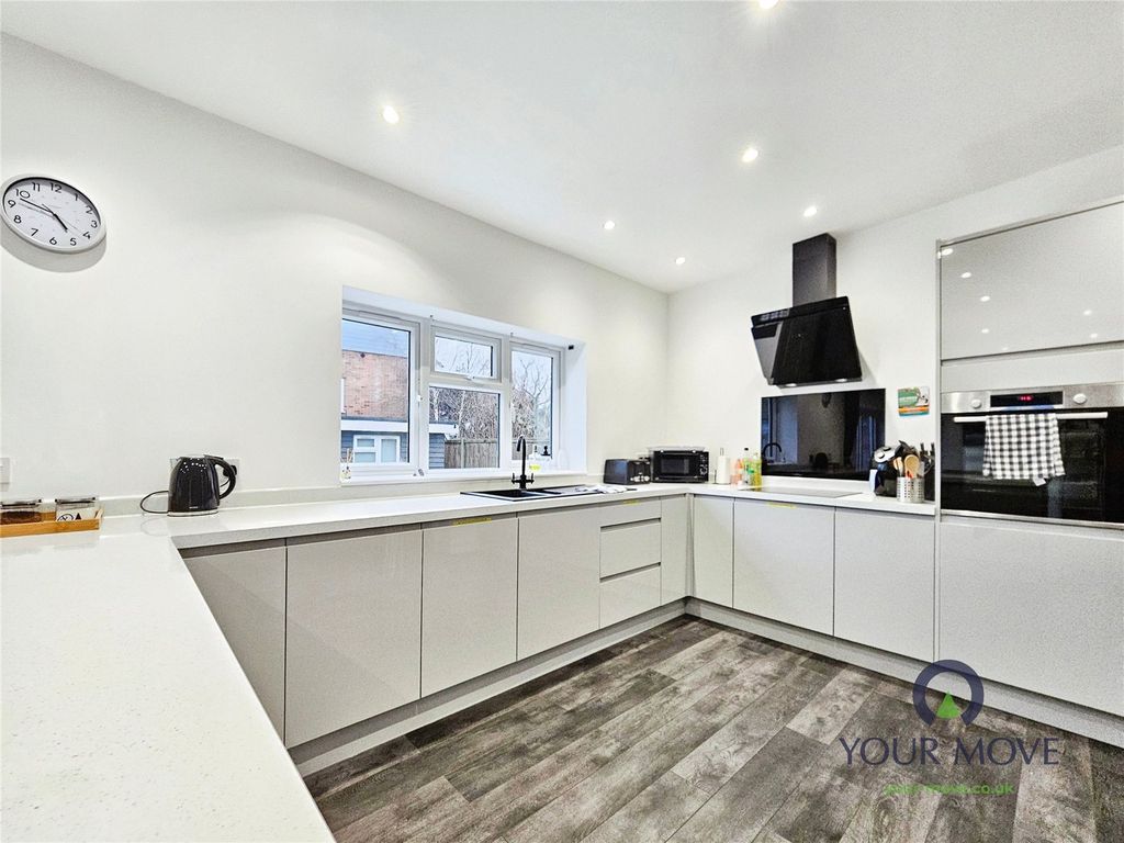 Property photo 3 of 15 Kitchen