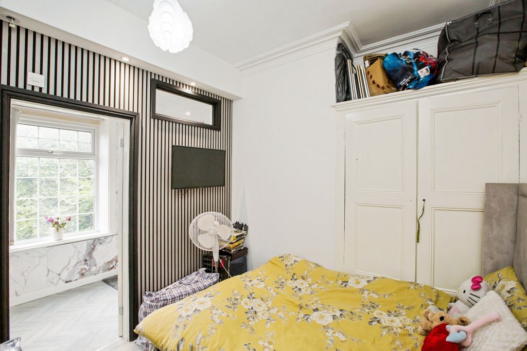 Property photo 3 of 20 Pbox-Img.Jpg