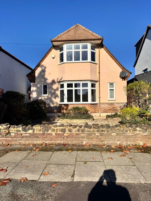 Property photo 1 of 11 3 Bed Semi-Detached House To Rent Shaftesbury Avenue, Southall Ub2