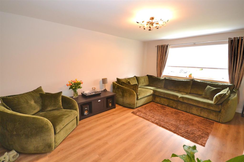 Property photo 2 of 28 12 (5).Png