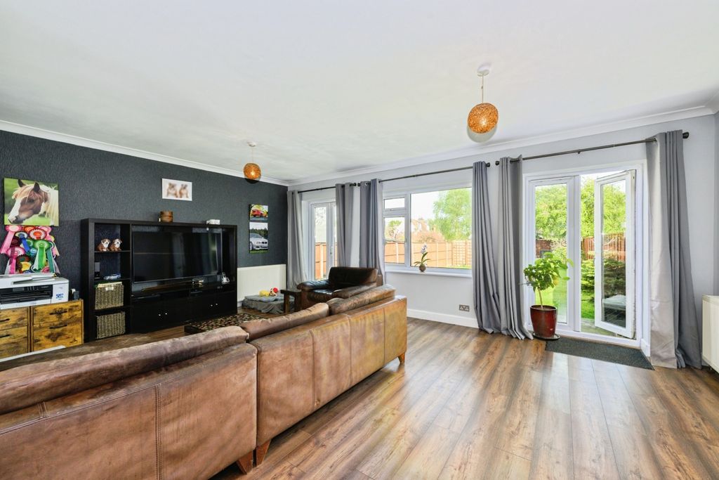 Property photo 1 of 17 Picture No. 35
