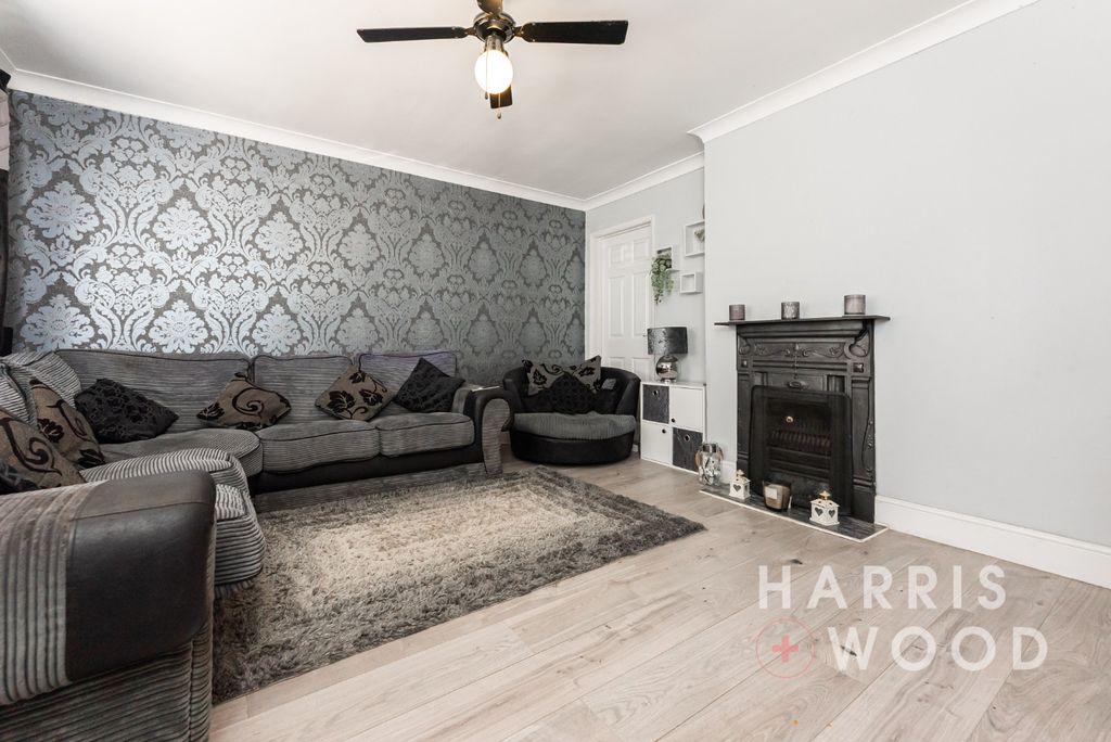 Property photo 3 of 25 3940949