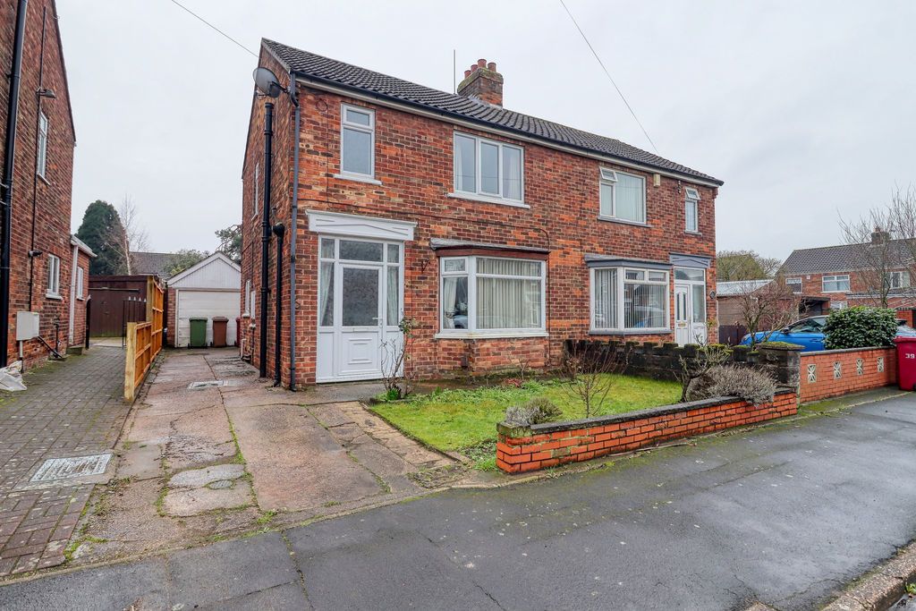 Property photo 1 of 12 Frontal