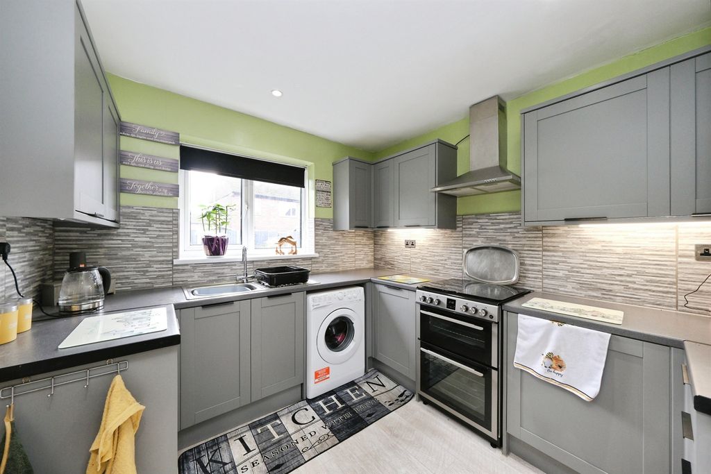 Property photo 3 of 13