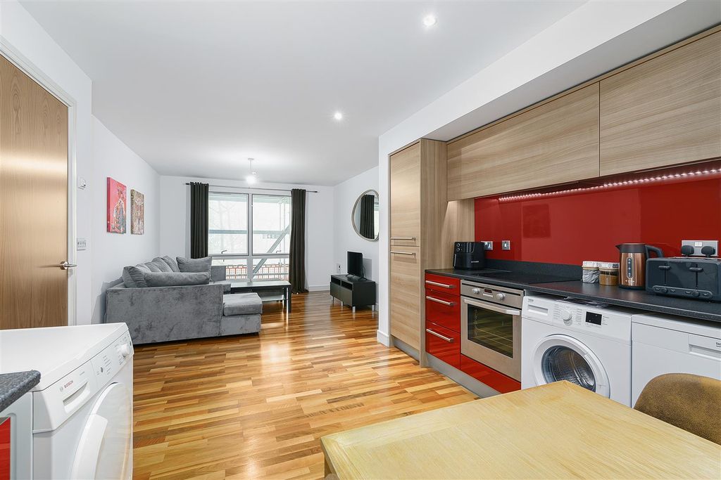 Property photo 3 of 8 Bou.Jpg