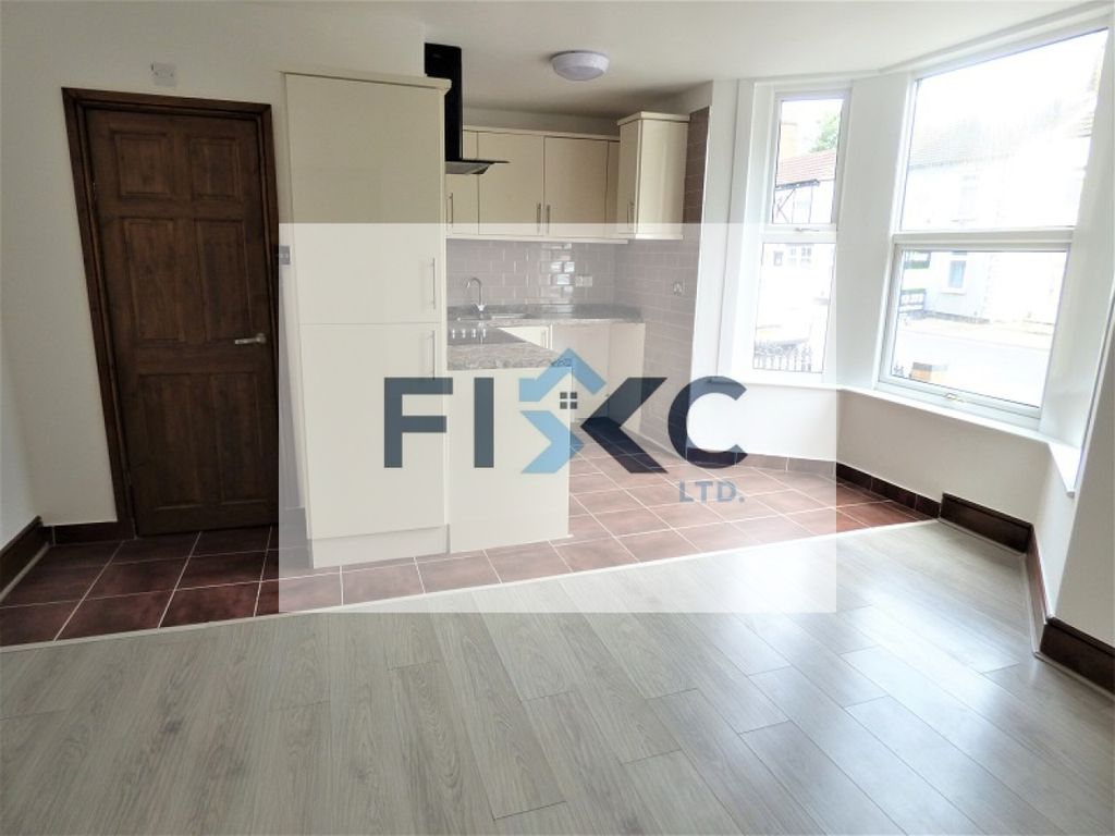 Property photo 2 of 8 2694-Pra11872-2-Raw