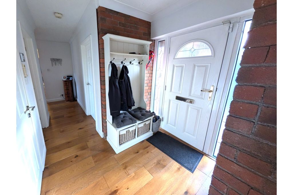 Property photo 2 of 30 Entrance Hall