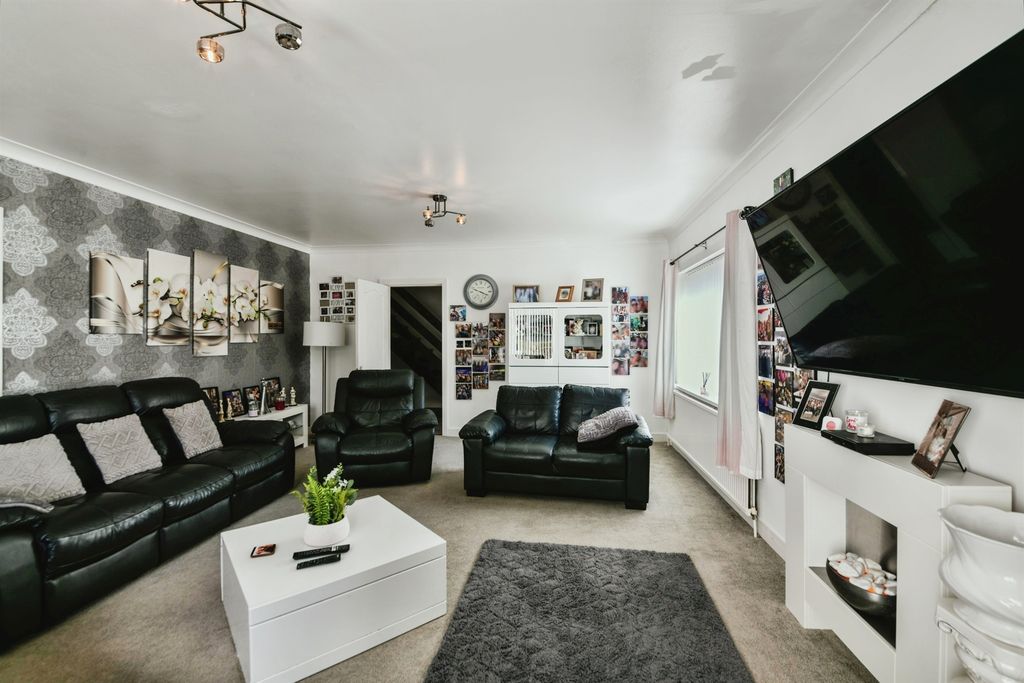 Property photo 3 of 22