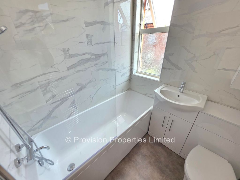 Property photo 3 of 11 Photo