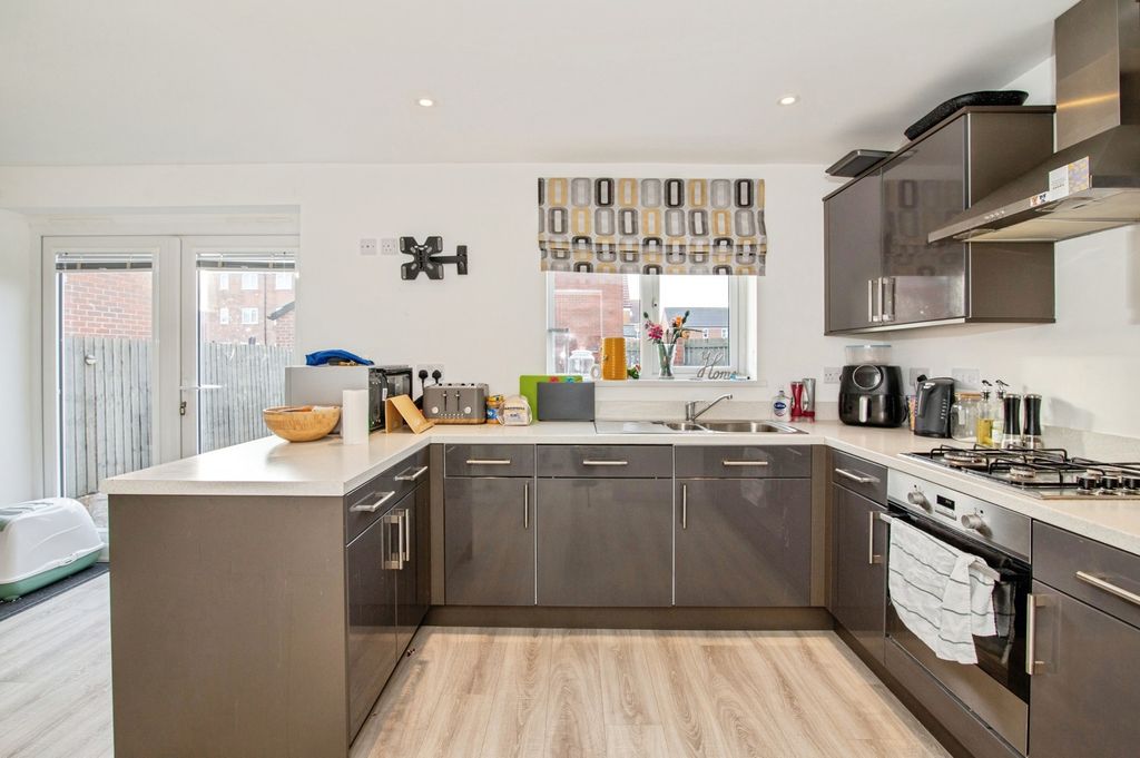 Property photo 3 of 14 Pbox-Img.Jpg