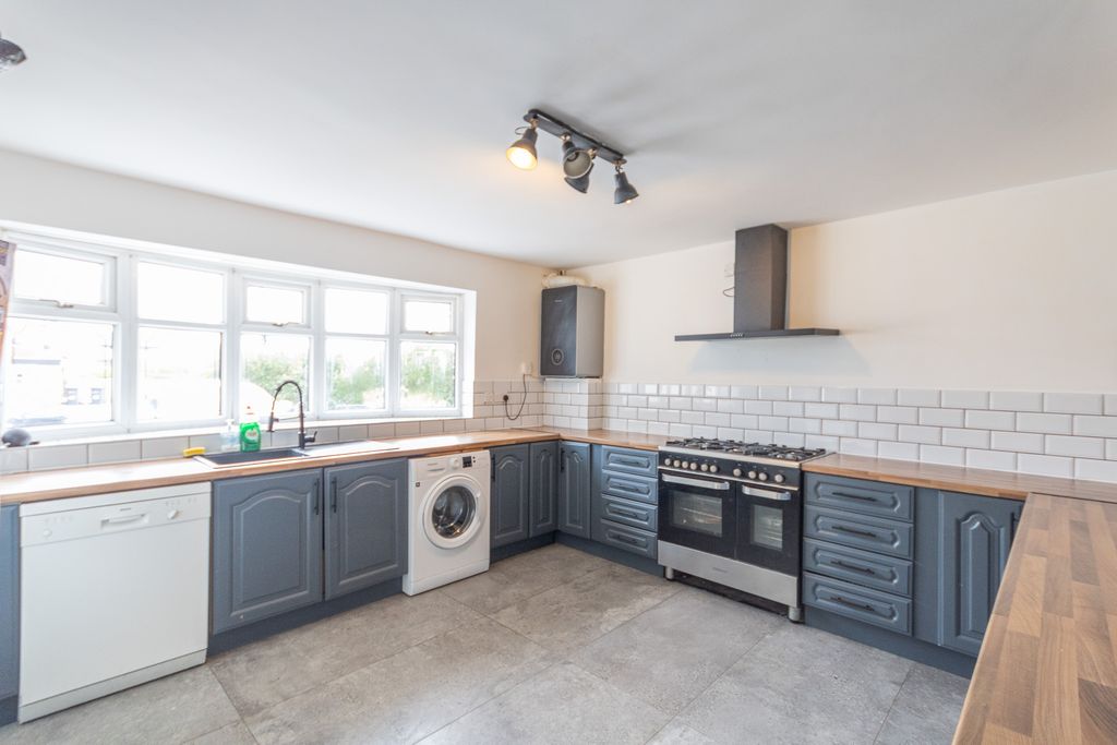 Property photo 2 of 16 Img_0934