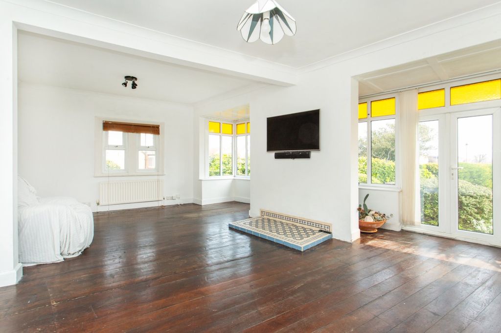 Property photo 2 of 19 Picture 2