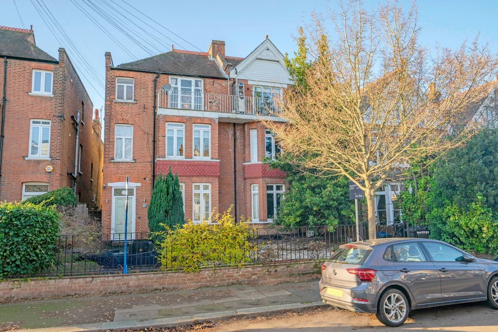 Property photo 1 of 8