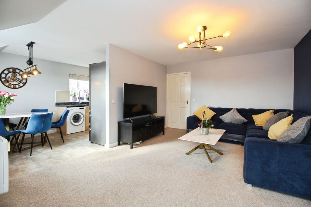 Property photo 3 of 15