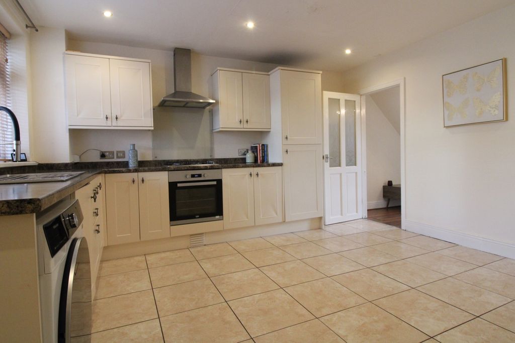 Property photo 2 of 16 B.Ki