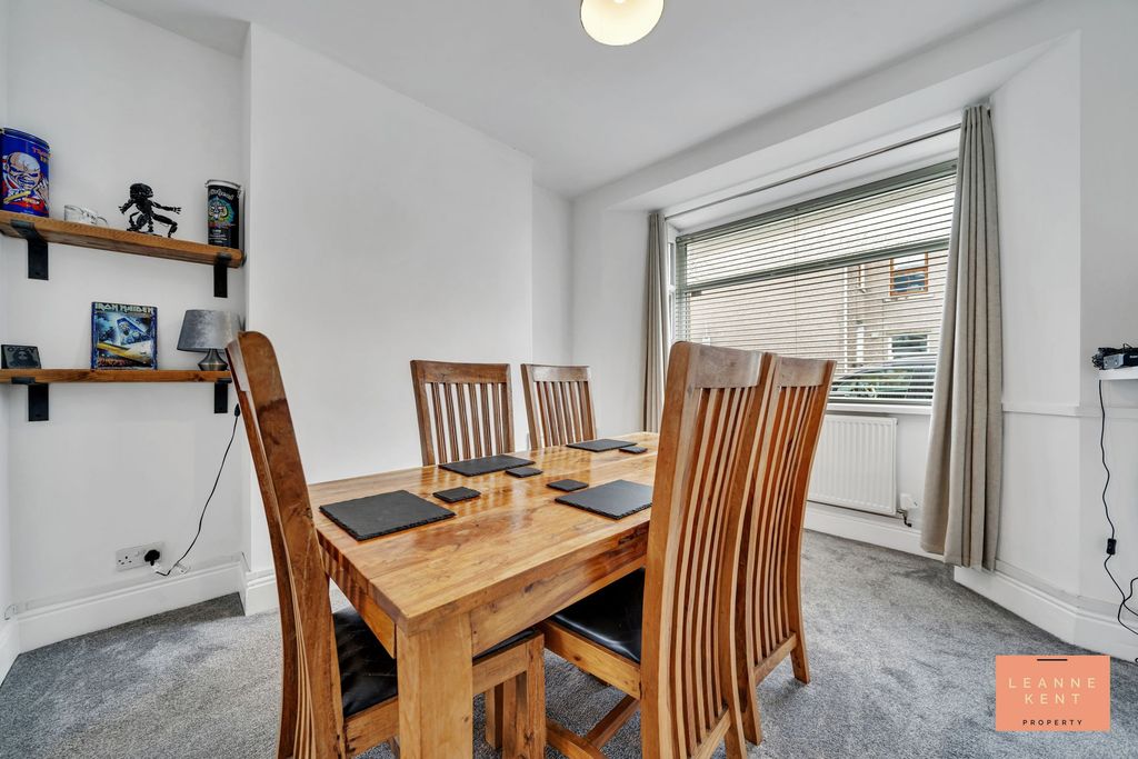 Property photo 3 of 37