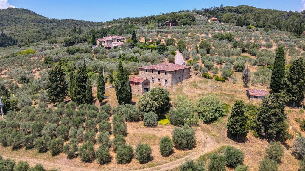 Property photo 1 of 44 Prestigious Stone Farmhouse Restored To Rough With Land In Pietra Alla Grezza