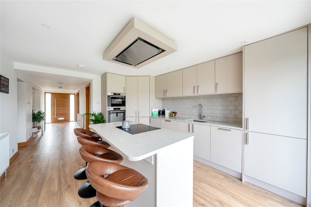 Property photo 2 of 19 Picture No. 02