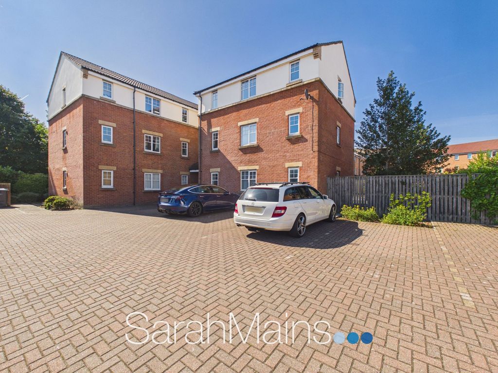 Property photo 1 of 11 External