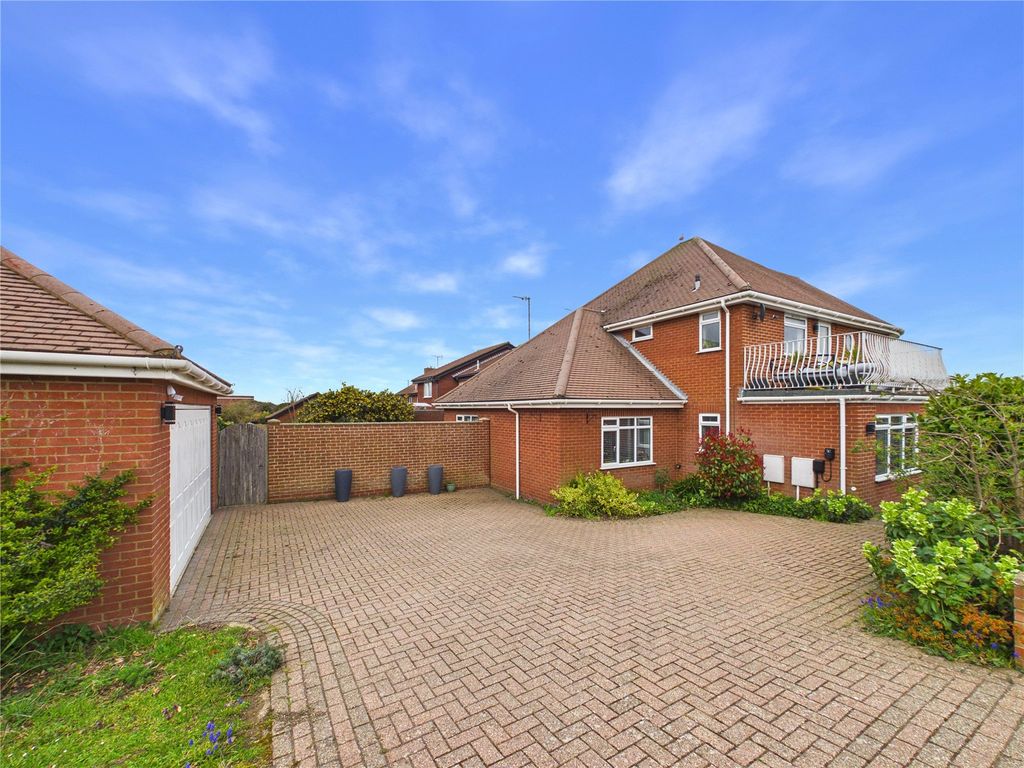 Property photo 3 of 35 Picture 3