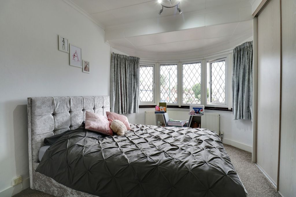 Property photo 2 of 29 5006213