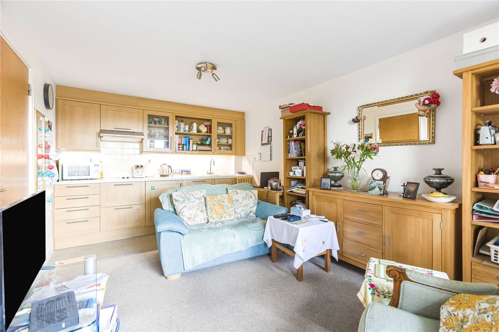 Property photo 3 of 6 Picture No. 11