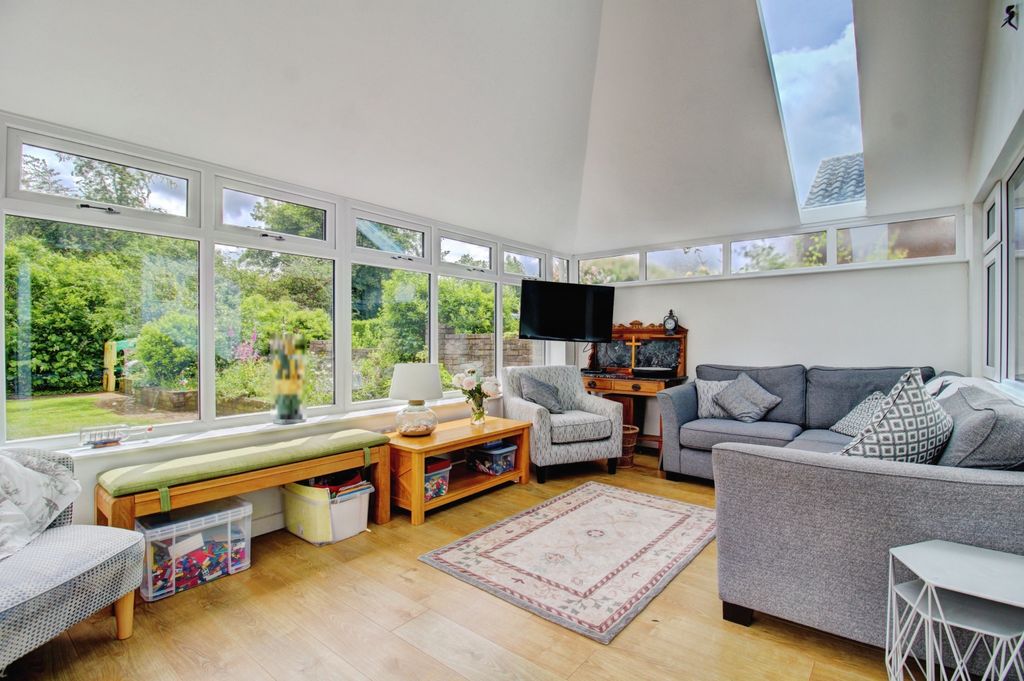 Property photo 2 of 17 Garden Room