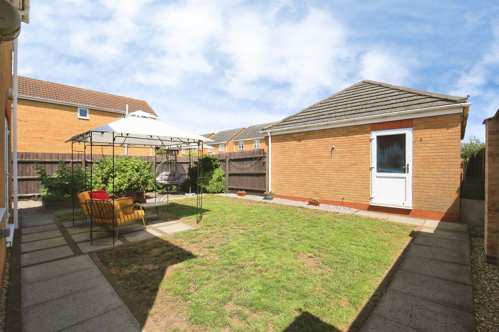 Property photo 2 of 18