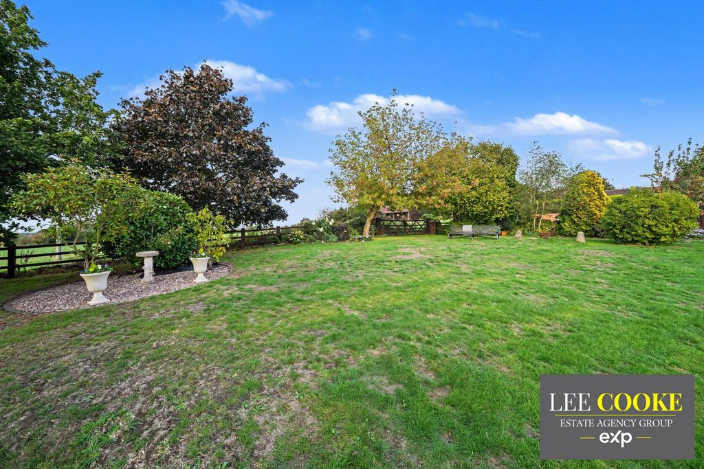 Property photo 2 of 22