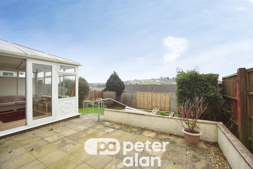 Property photo 2 of 25