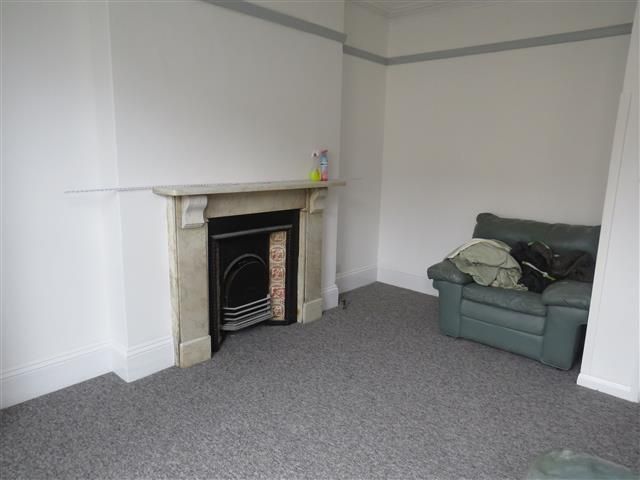Property photo 3 of 6 Living Room