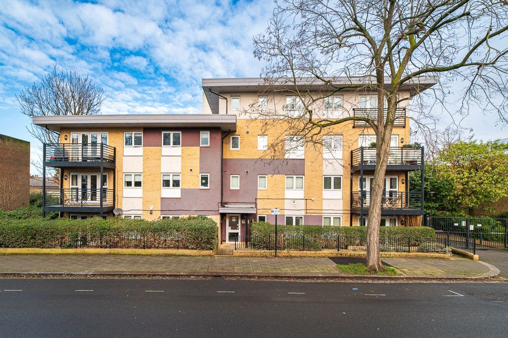 Property photo 1 of 37