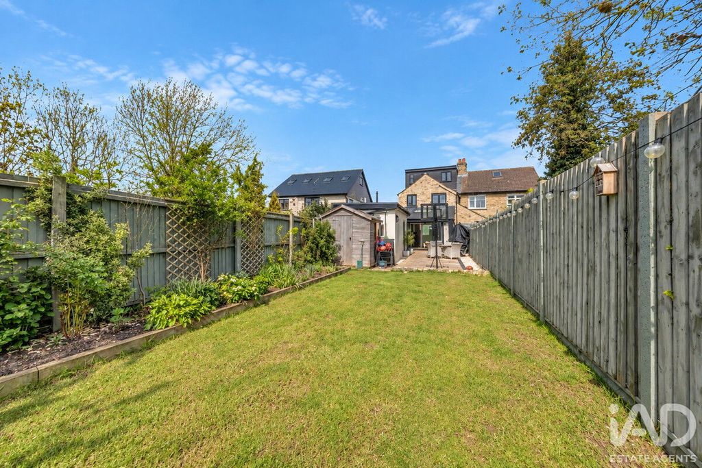 Property photo 2 of 40