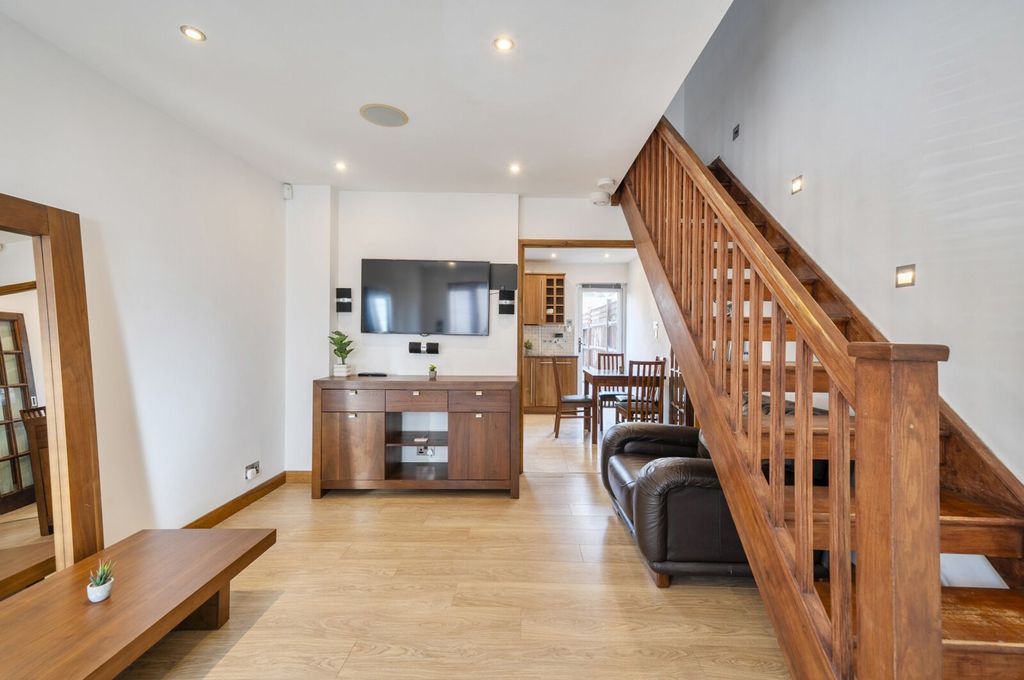 Property photo 1 of 25