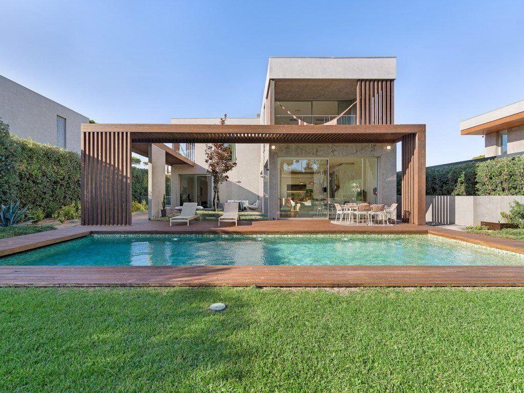Property photo 1 of 54 3+1-Bedroom Villa In The Bloom Marinha Condominium, In Cascais