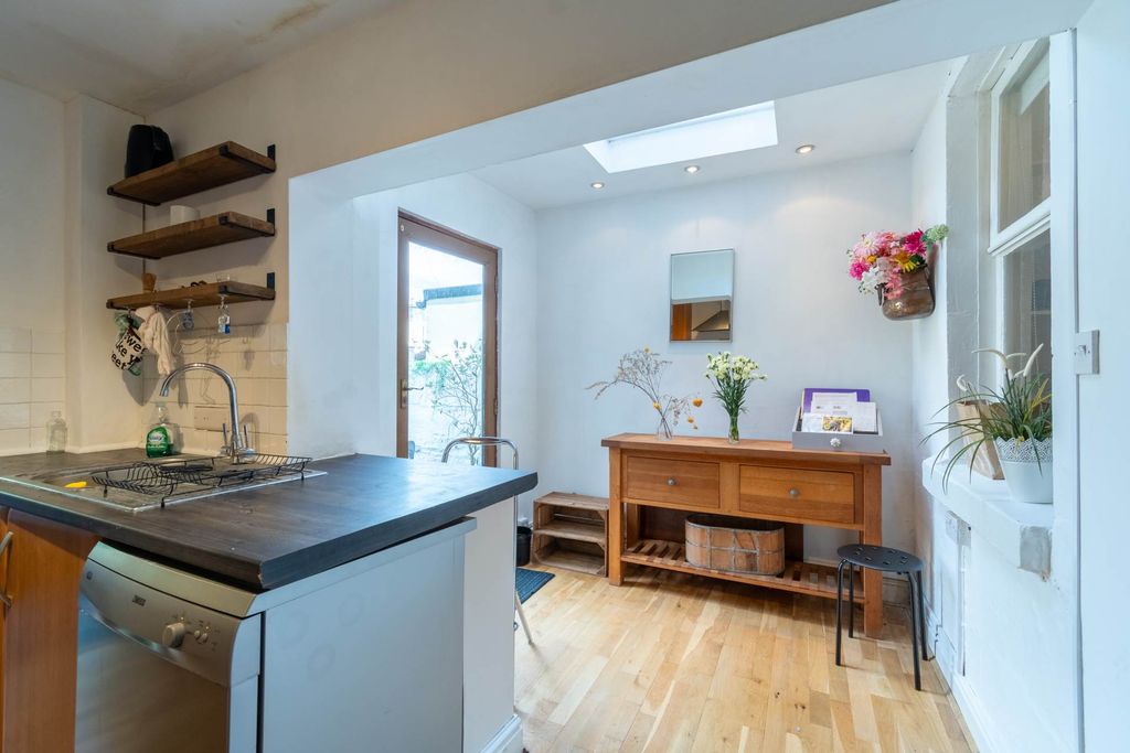 Additional image 7 of 2 bed terraced house to rentFaulkland Road, Bath BA2