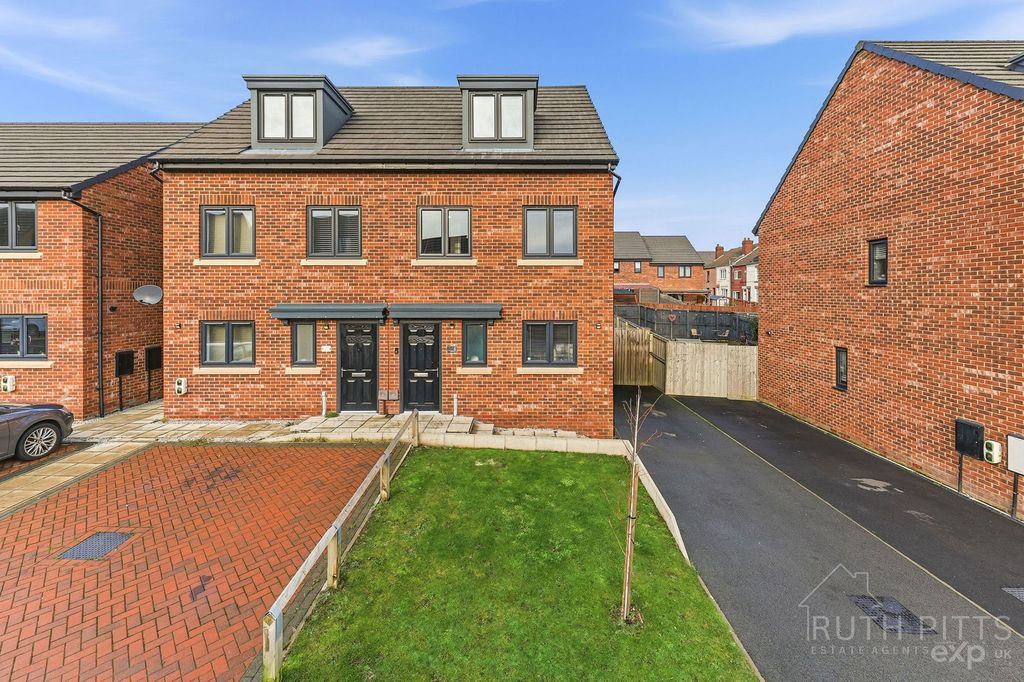 Property photo 1 of 26