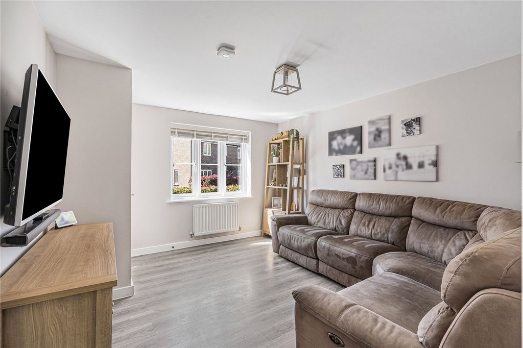 Property photo 3 of 19 Picture No. 24