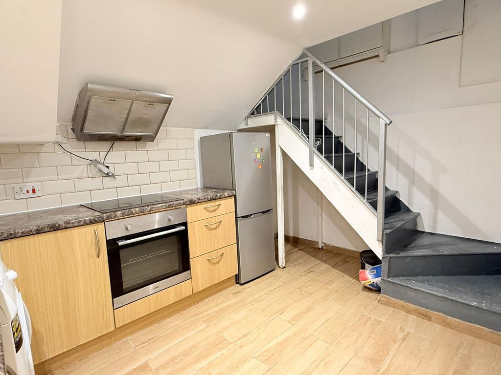 Property photo 1 of 7 Two Double Room Close To Ilford Station- 1675 Pcm Inclusive Bills