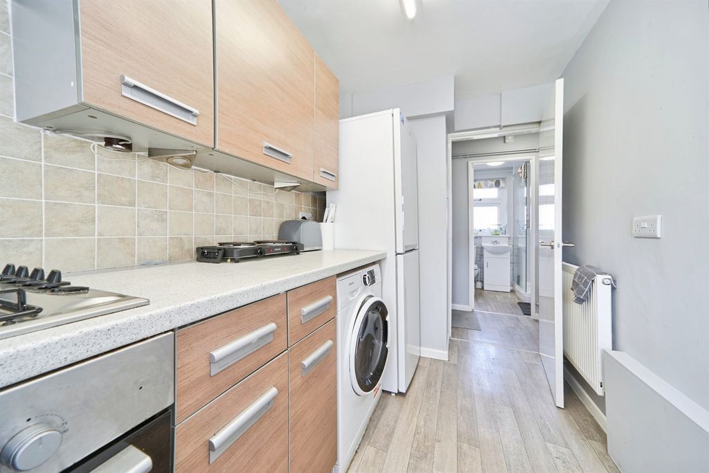 Property photo 3 of 8