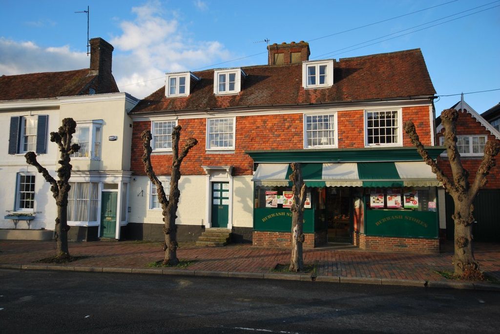 Property photo 1 of 7 2 Bed Unfurnished Flat