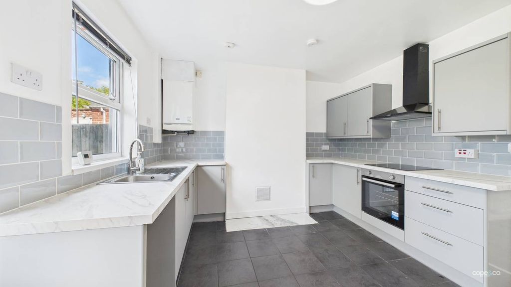 Property photo 3 of 14 4325276