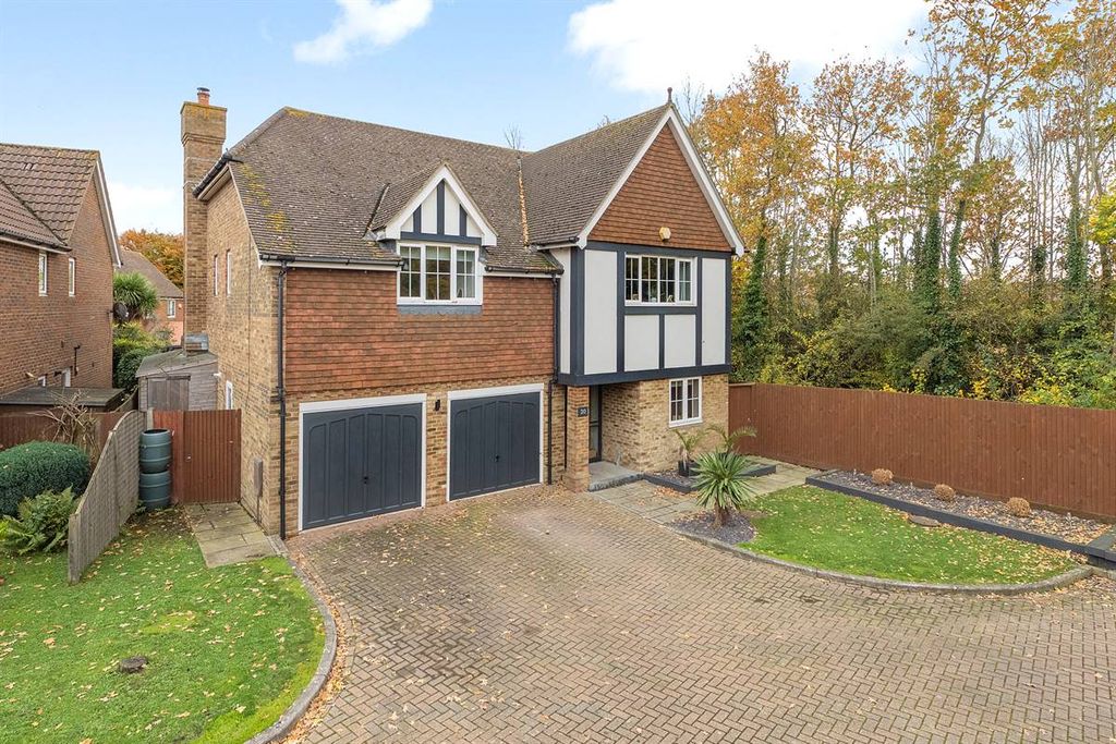 Property photo 1 of 33