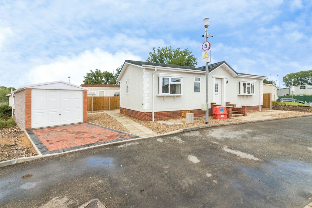 Property photo 1 of 22 Front
