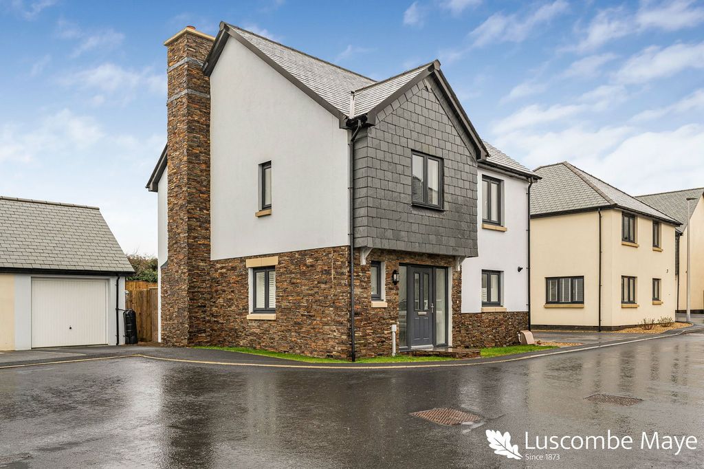 Property photo 1 of 21