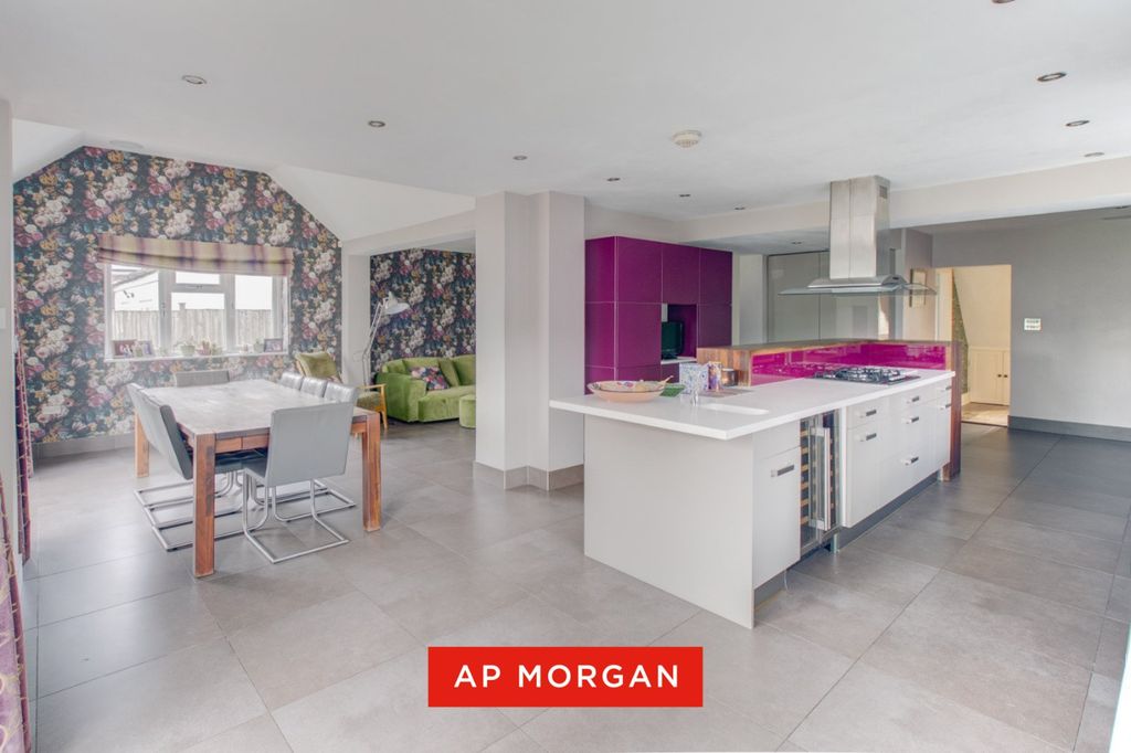 Property photo 3 of 25 Picture No. 61