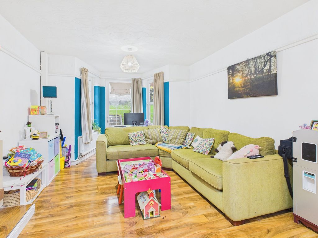 Property photo 3 of 21