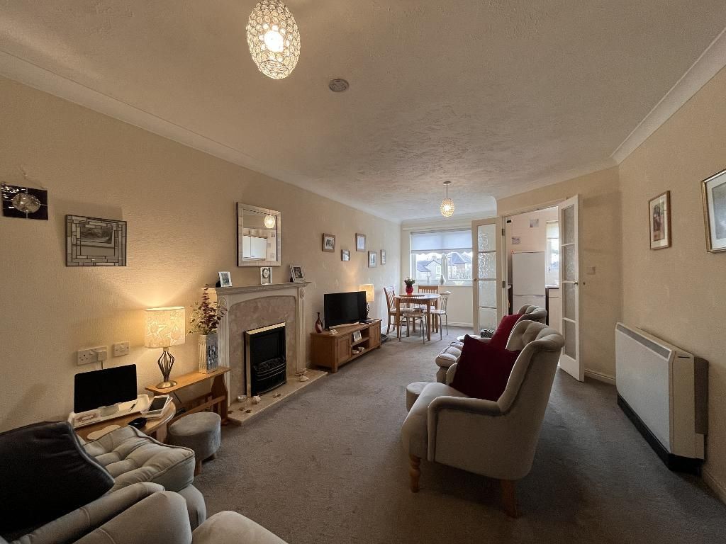 Property photo 2 of 13 Lounge