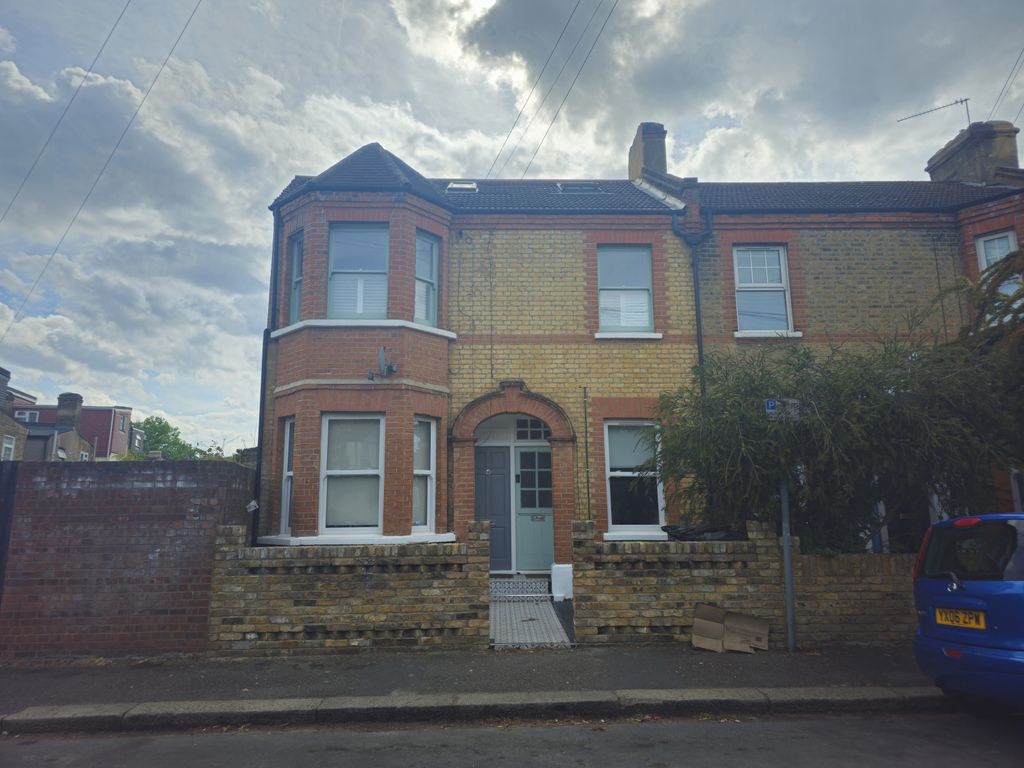 Property photo 2 of 16 Front