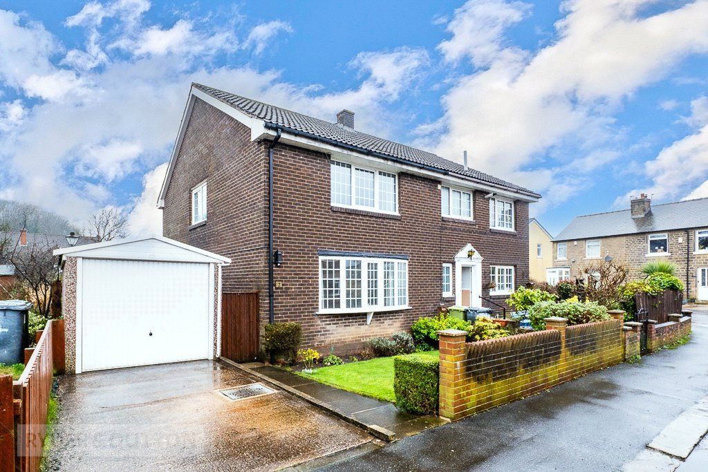 Property photo 1 of 19 Front